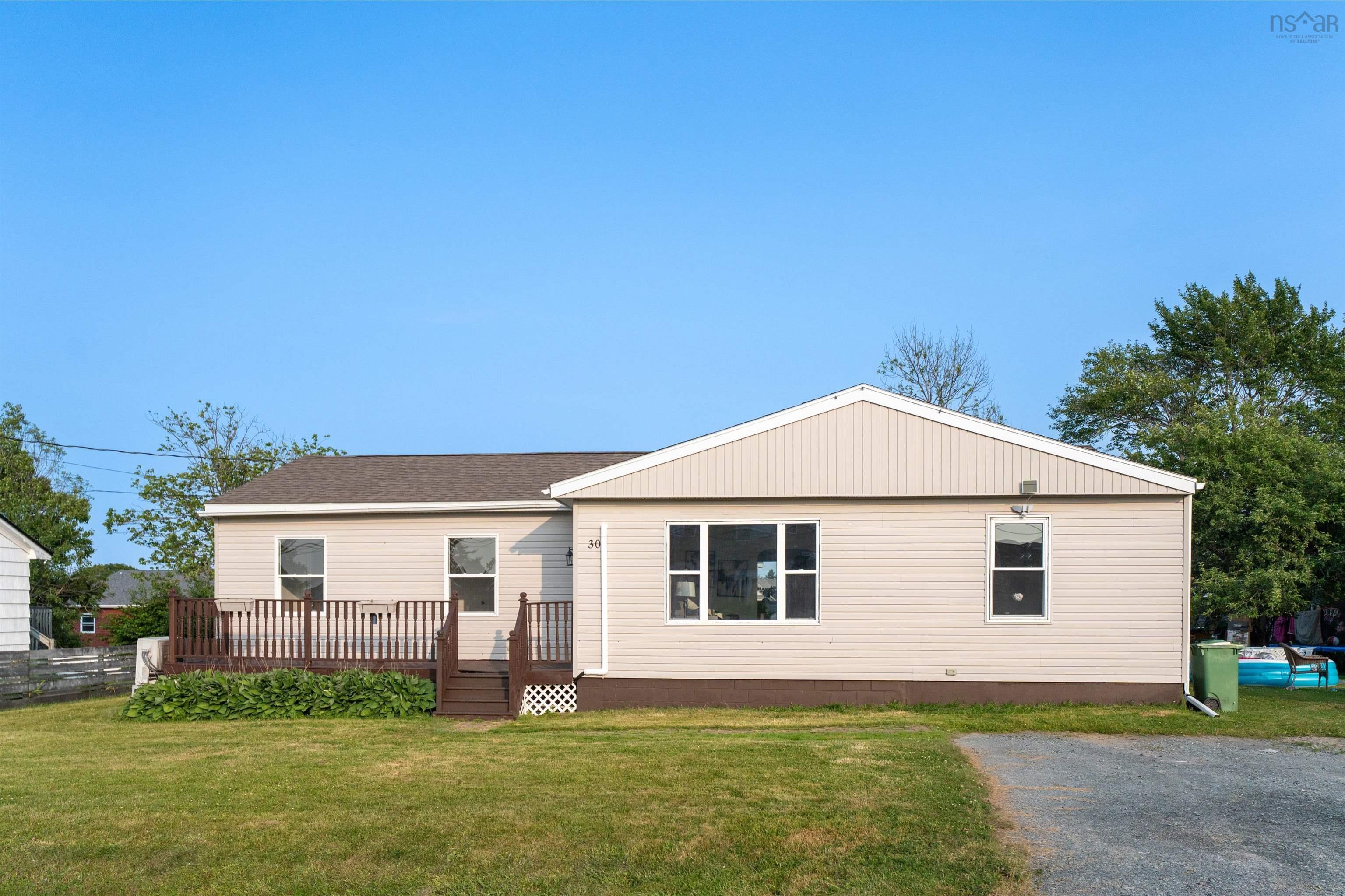30 WOODCREST AVE, HALIFAX, NS Photo 1