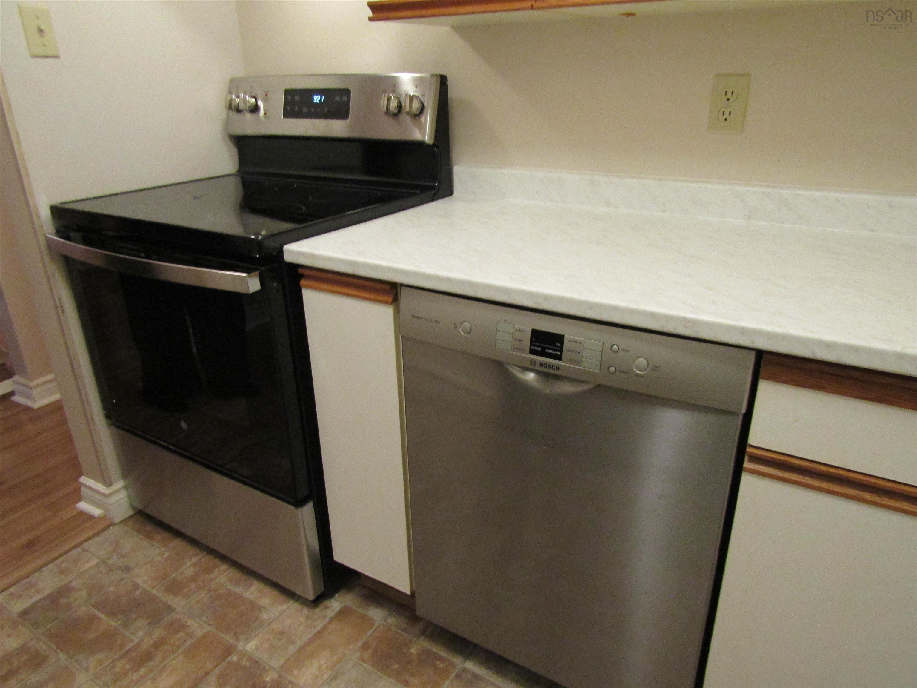 13 5 Rose Way photo #17