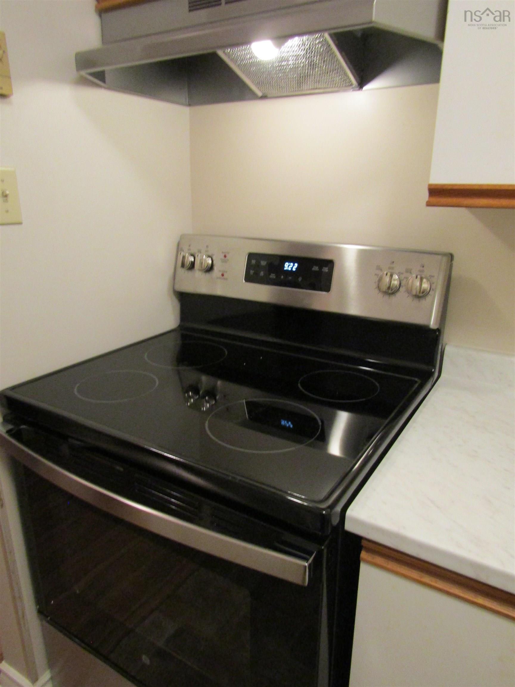 13 5 Rose Way photo #20