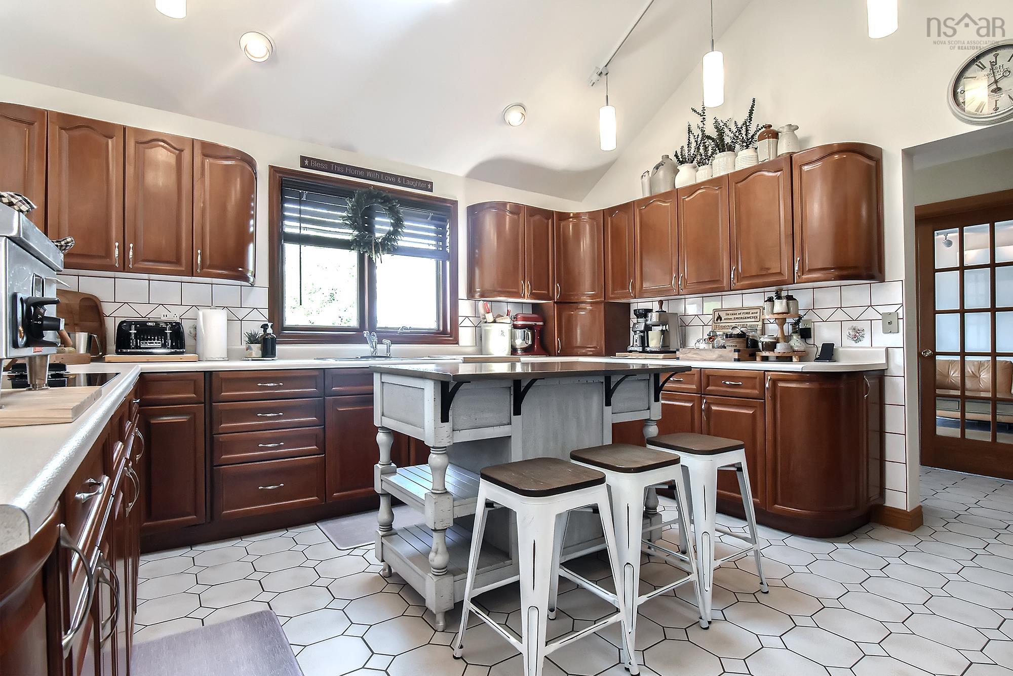 1774 Waverley Road photo #11