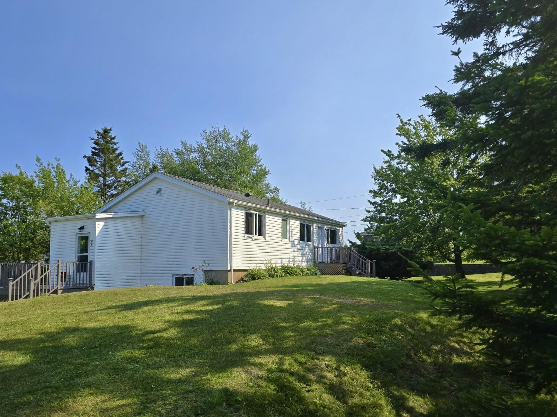 44 BISSETT LAKE RD, COLE HARBOUR, NS Photo 1