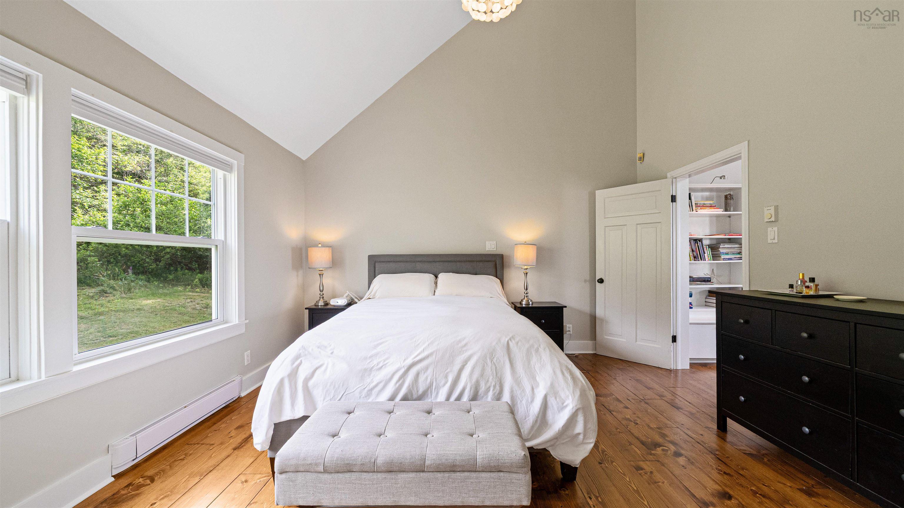 211 Indian Point Road photo #13