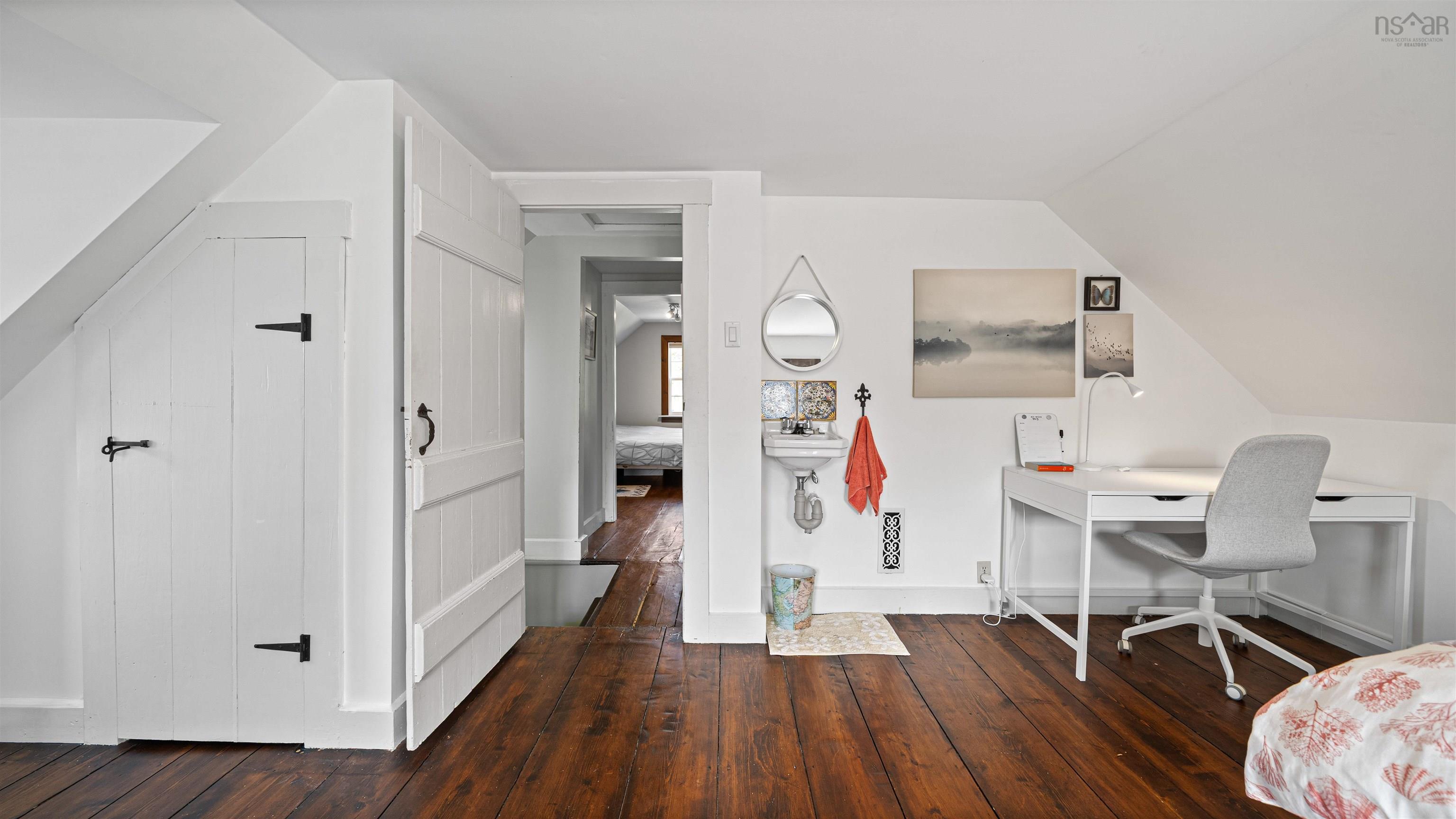 211 Indian Point Road photo #49