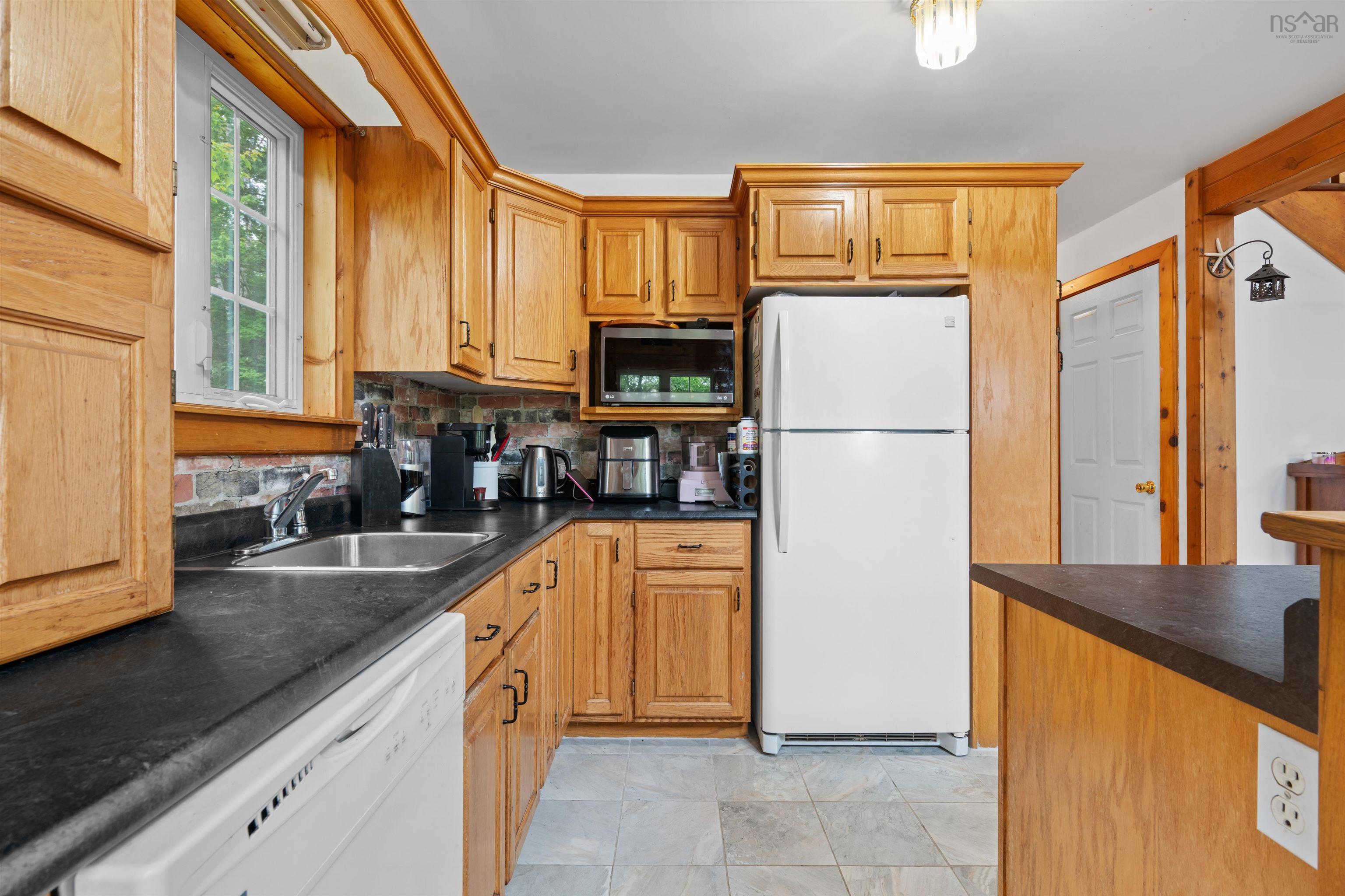 59 West Side Road photo #19