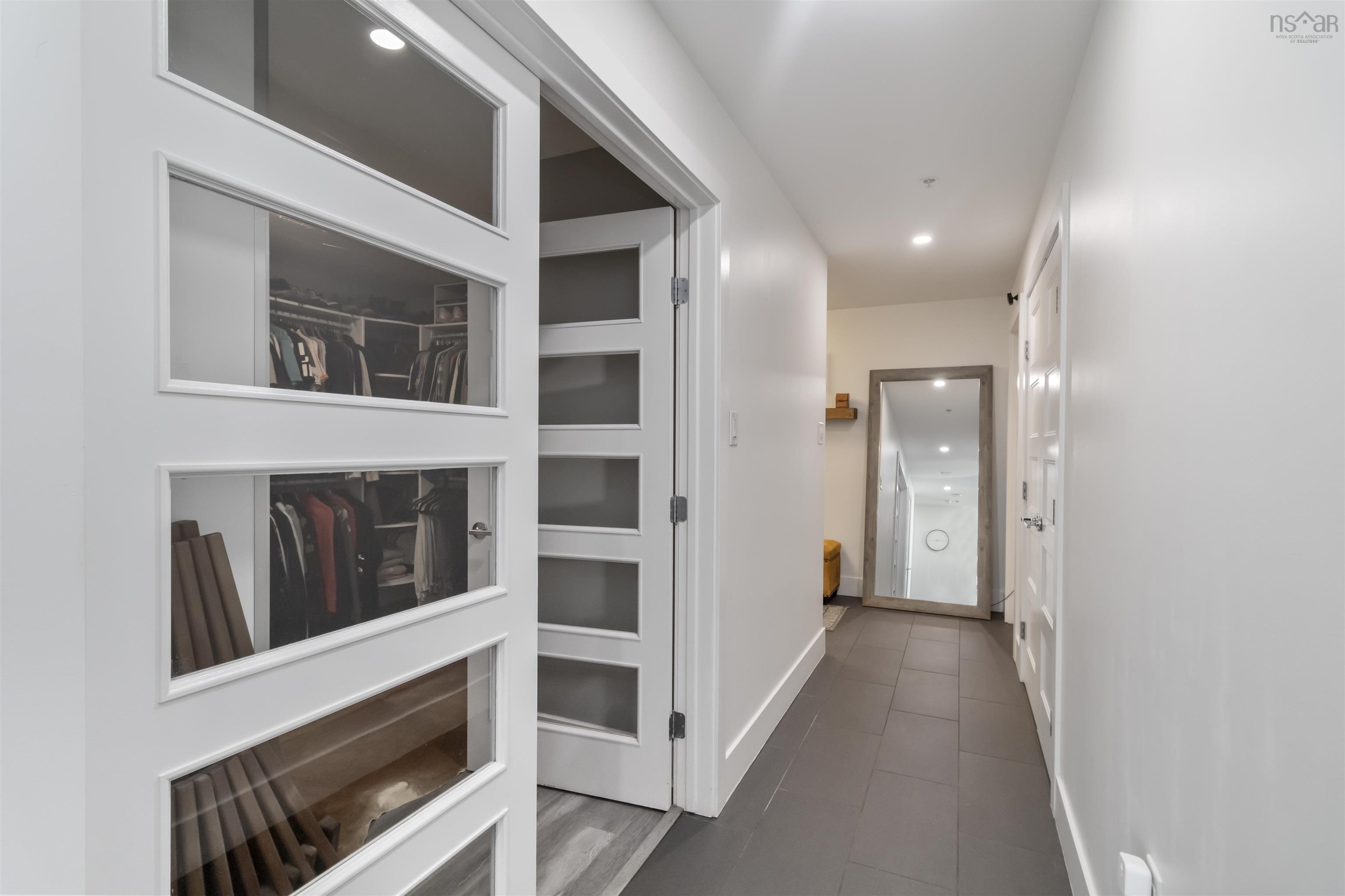 805 15 Kings Wharf Place photo #17