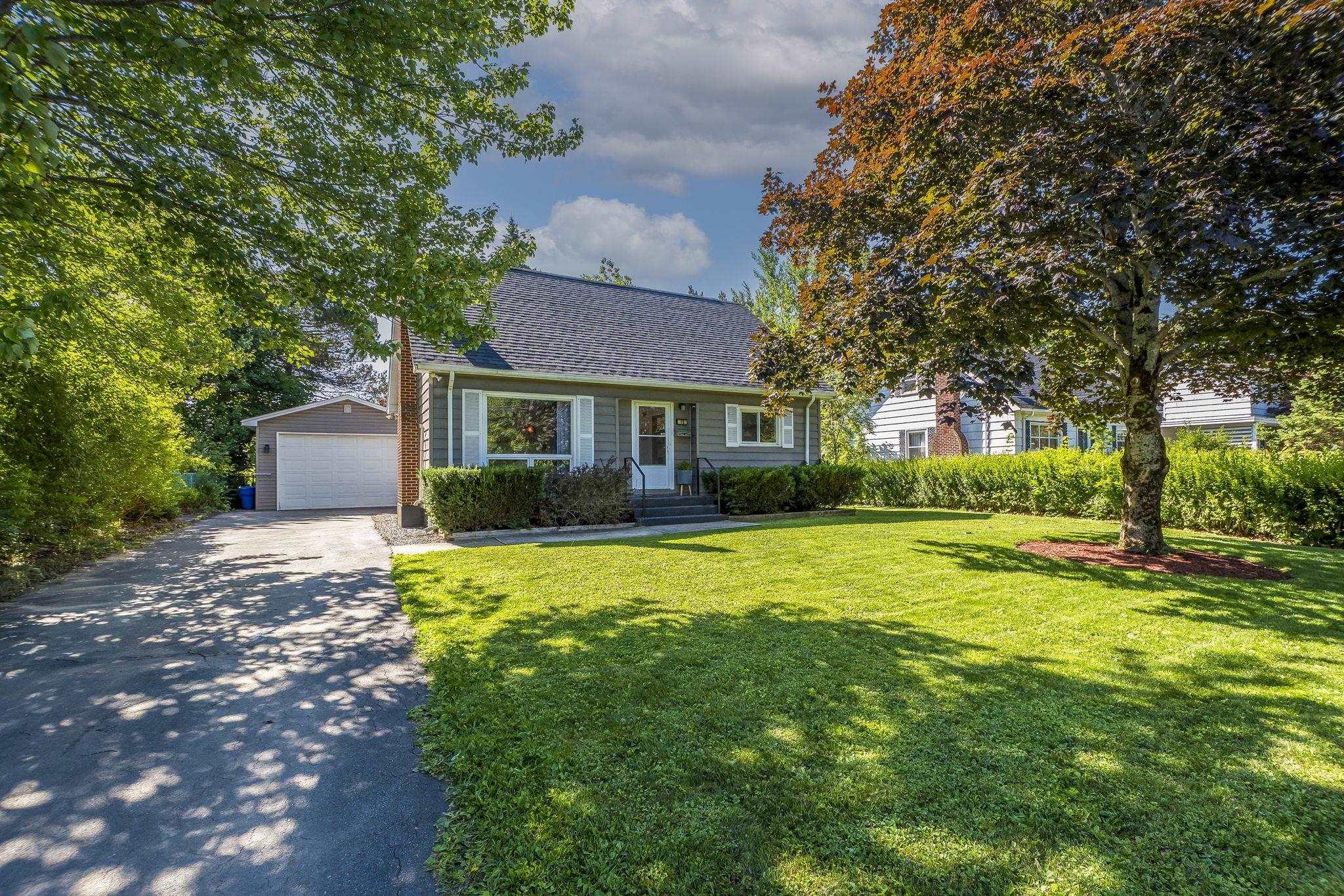 18 OAKWOOD AVE, DARTMOUTH, NS