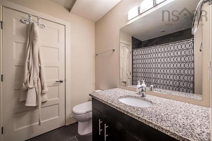 204 15 Kings Wharf Place photo #3