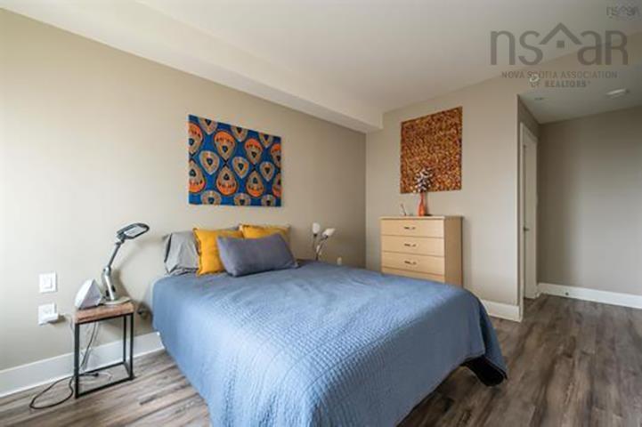 204 15 Kings Wharf Place photo #5