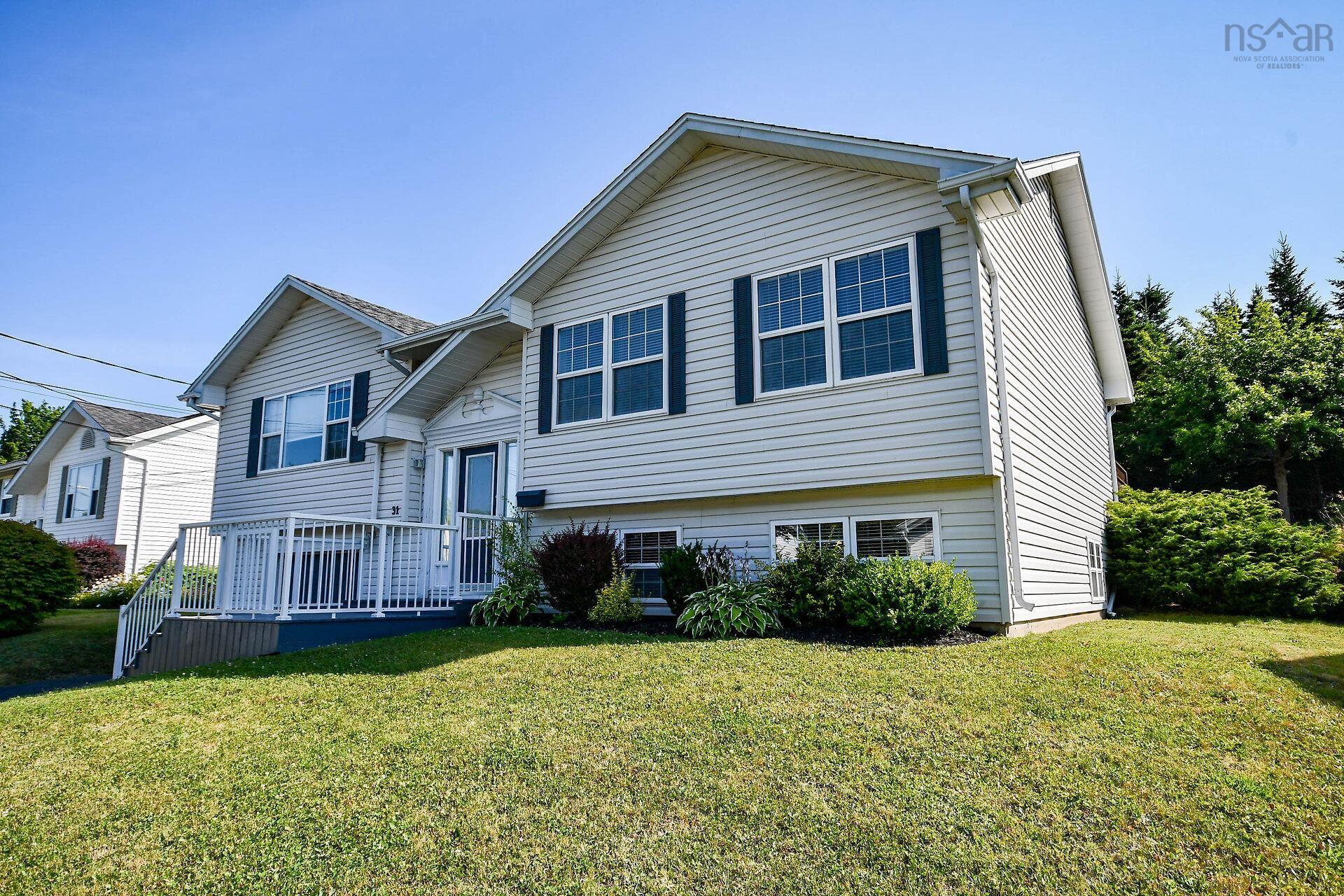 31 Barry Crescent photo #2