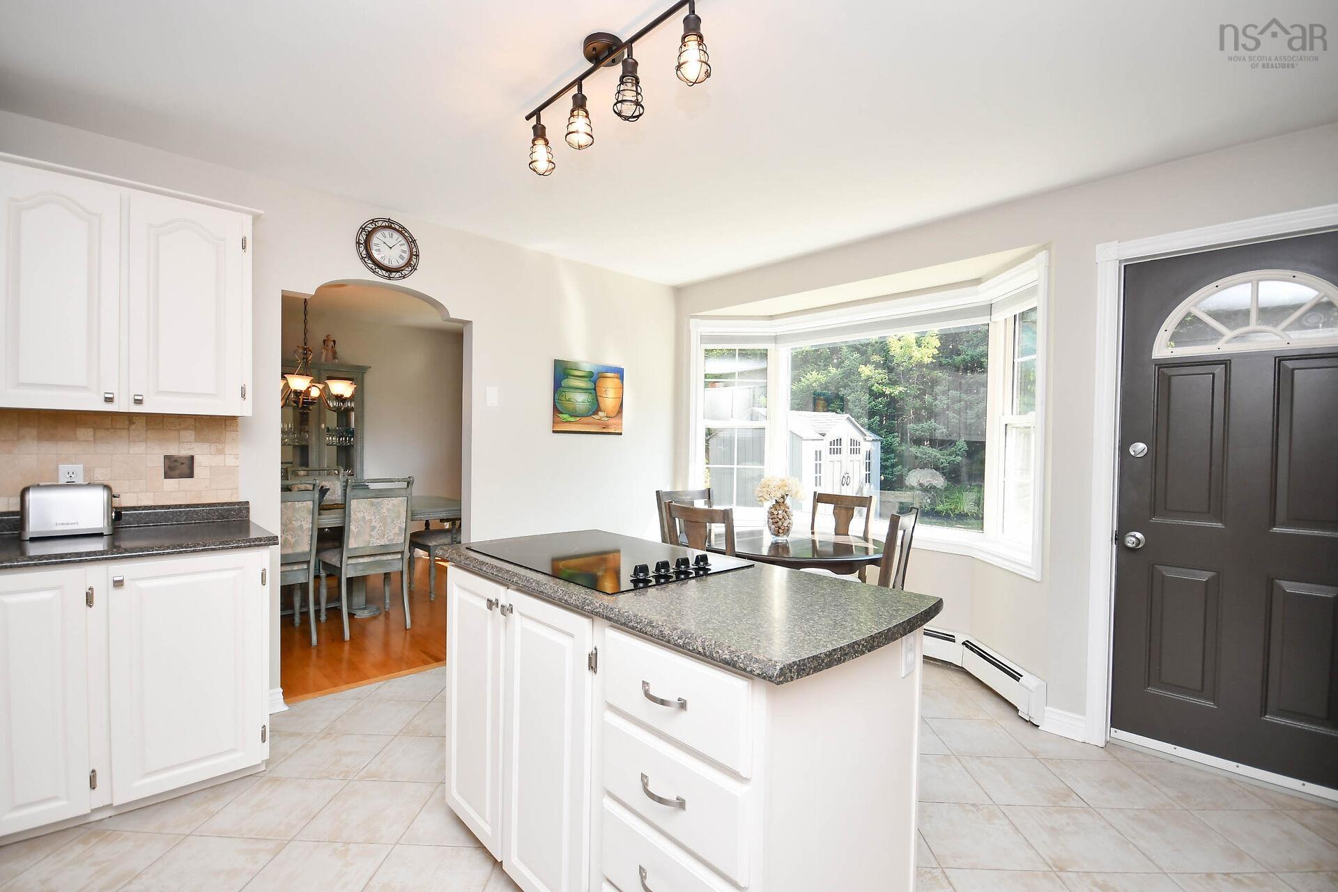 31 Barry Crescent photo #12