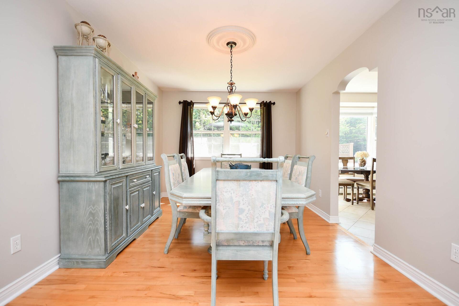 31 Barry Crescent photo #14