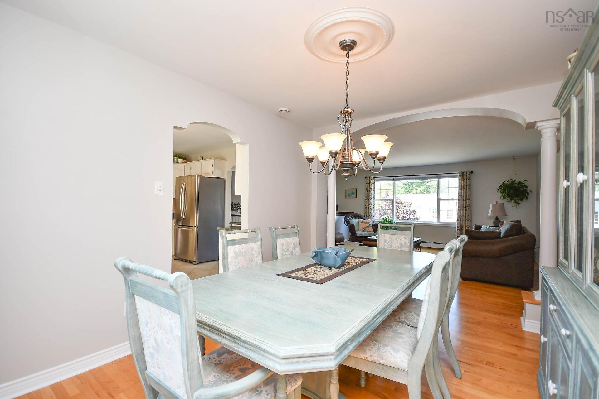 31 Barry Crescent photo #15