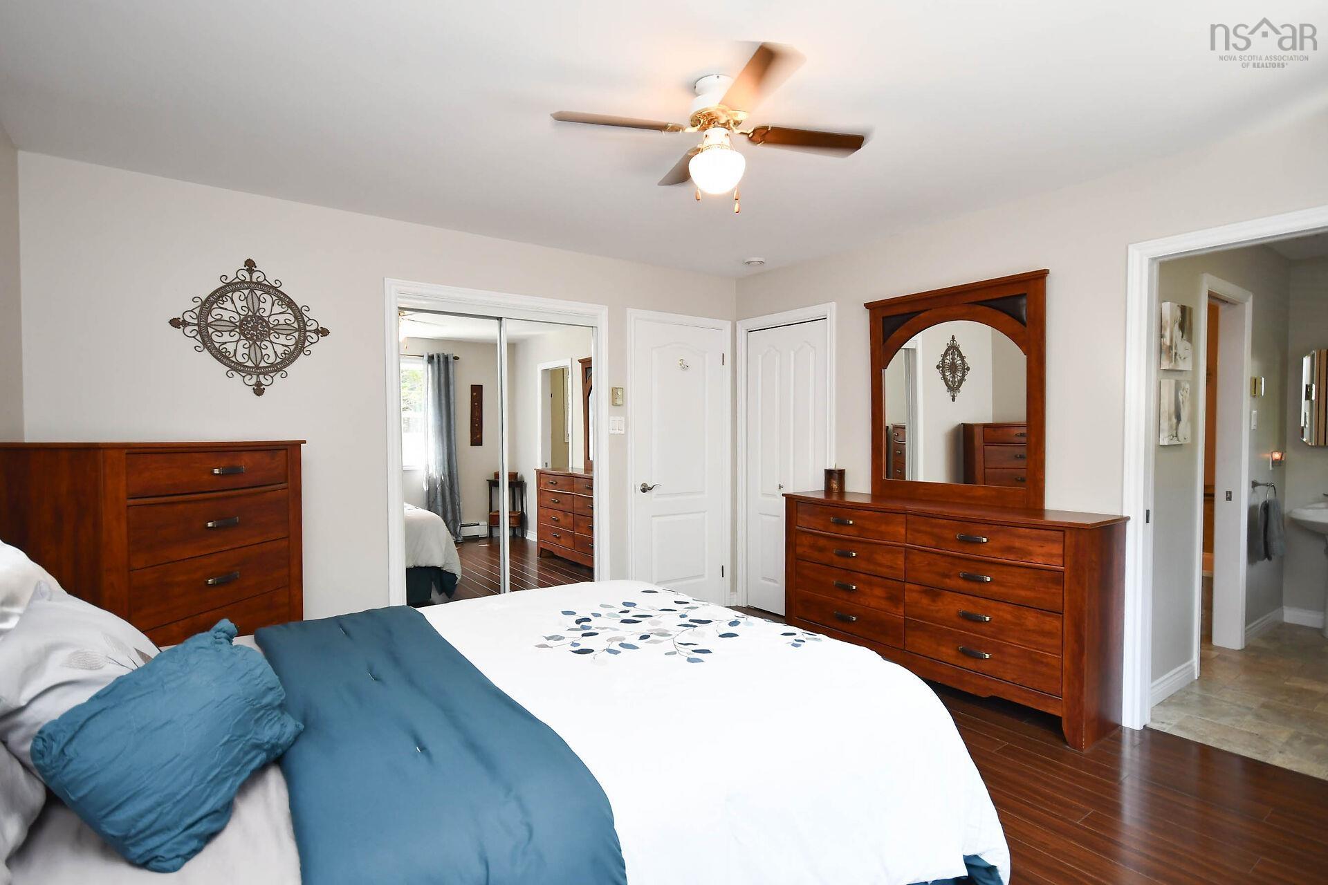 31 Barry Crescent photo #20