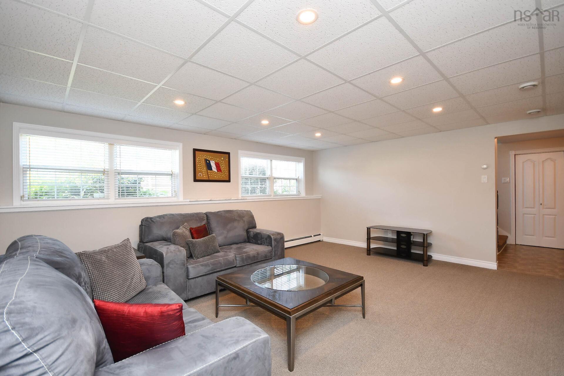 31 Barry Crescent photo #29