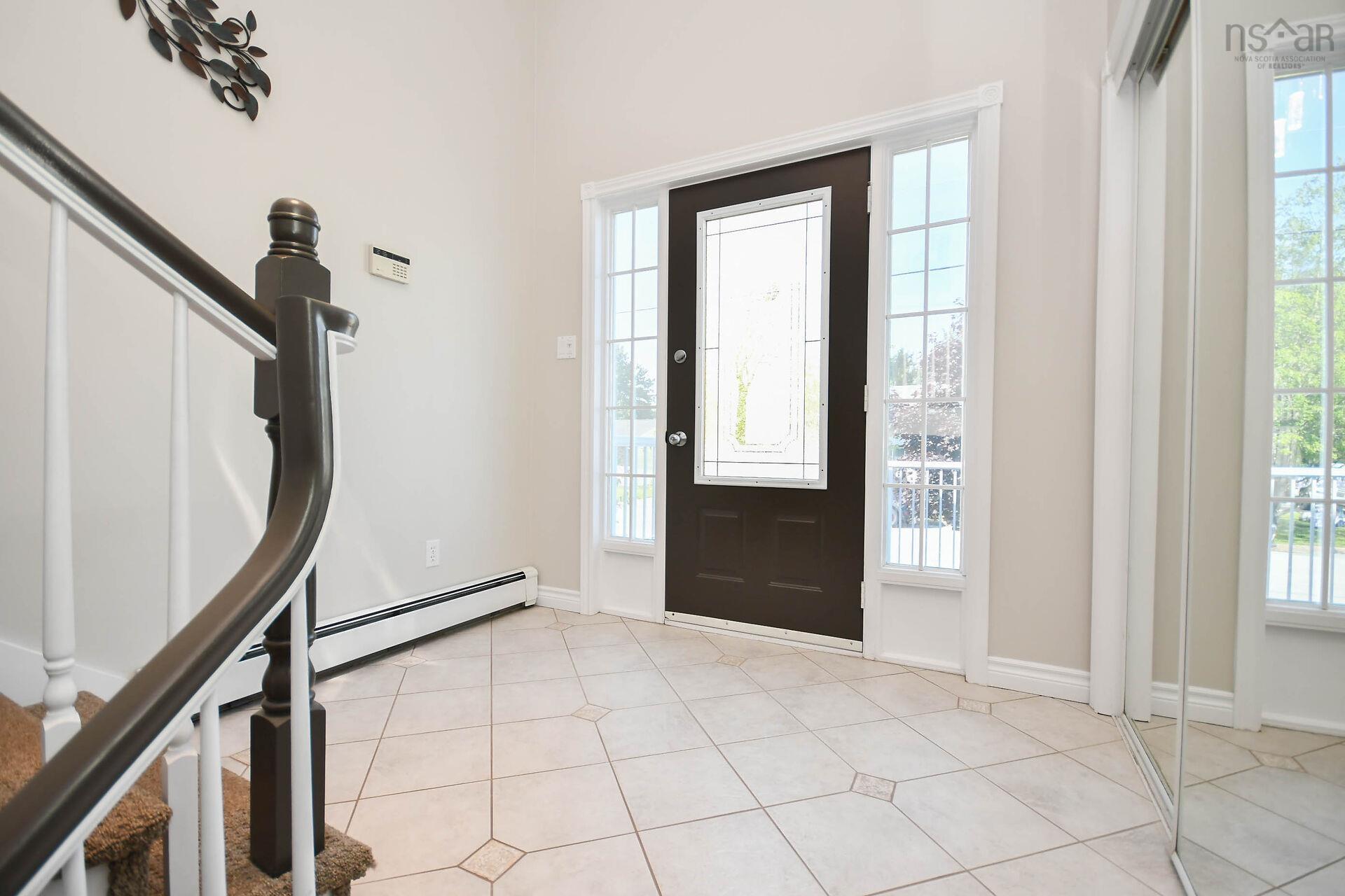 31 Barry Crescent photo #4