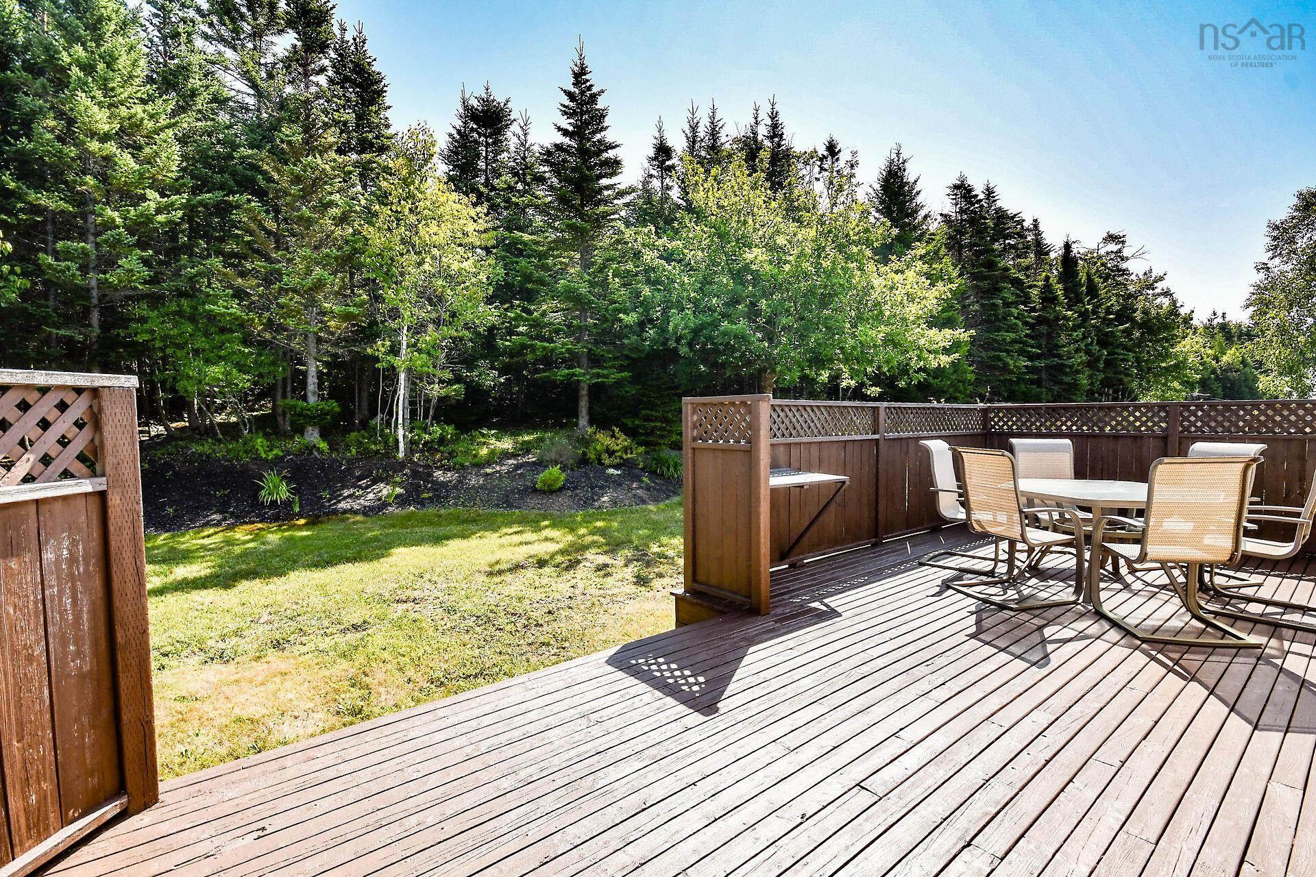 31 Barry Crescent photo #35