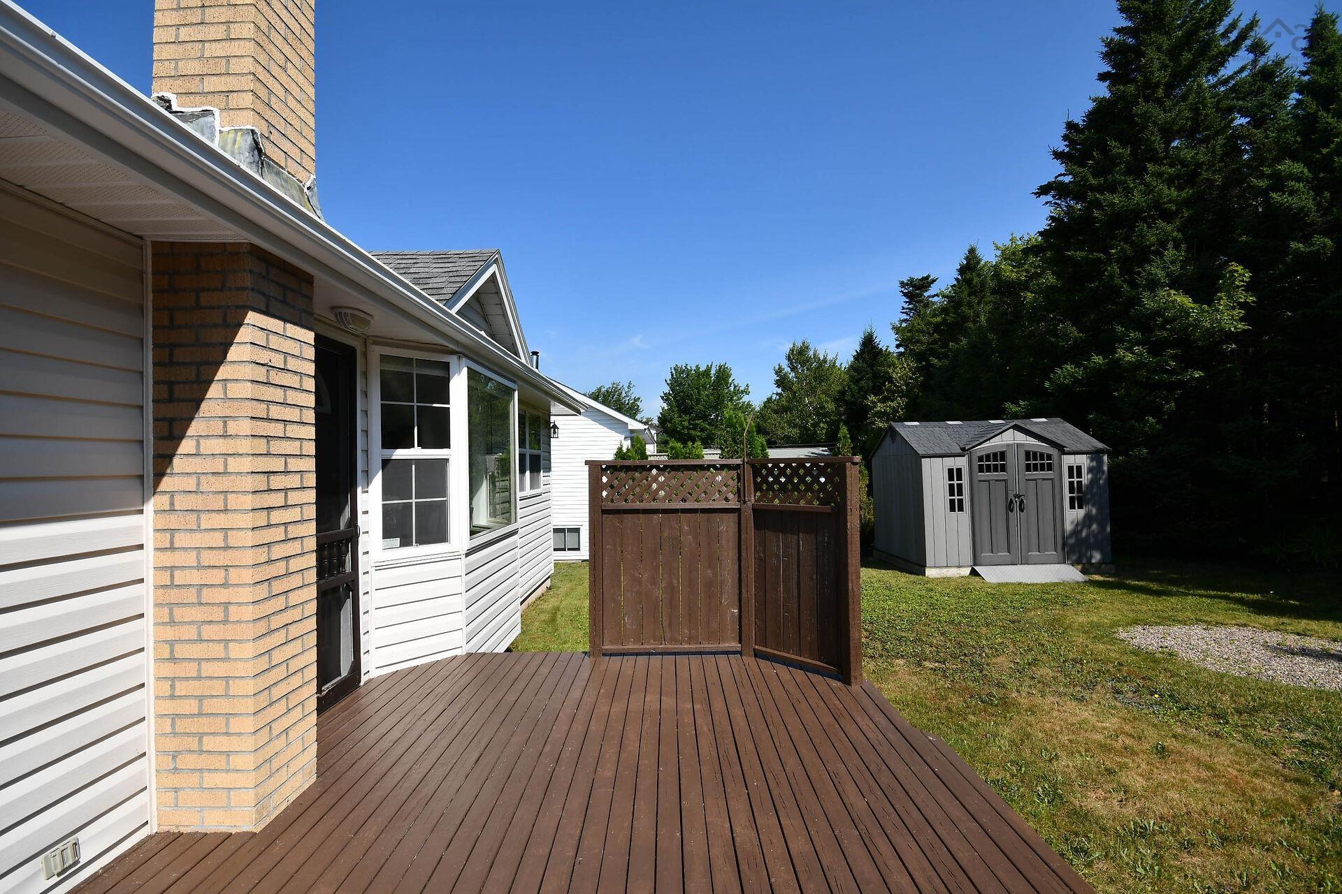 31 Barry Crescent photo #36