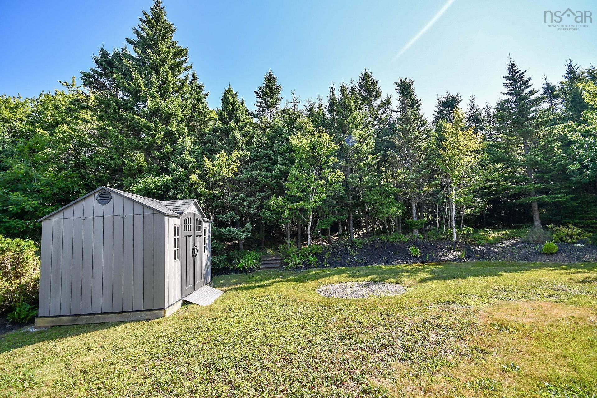 31 Barry Crescent photo #37