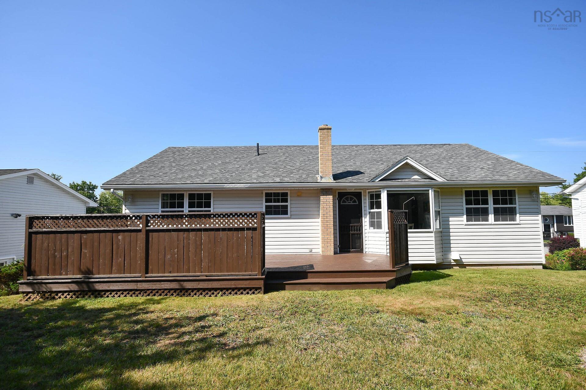 31 Barry Crescent photo #40