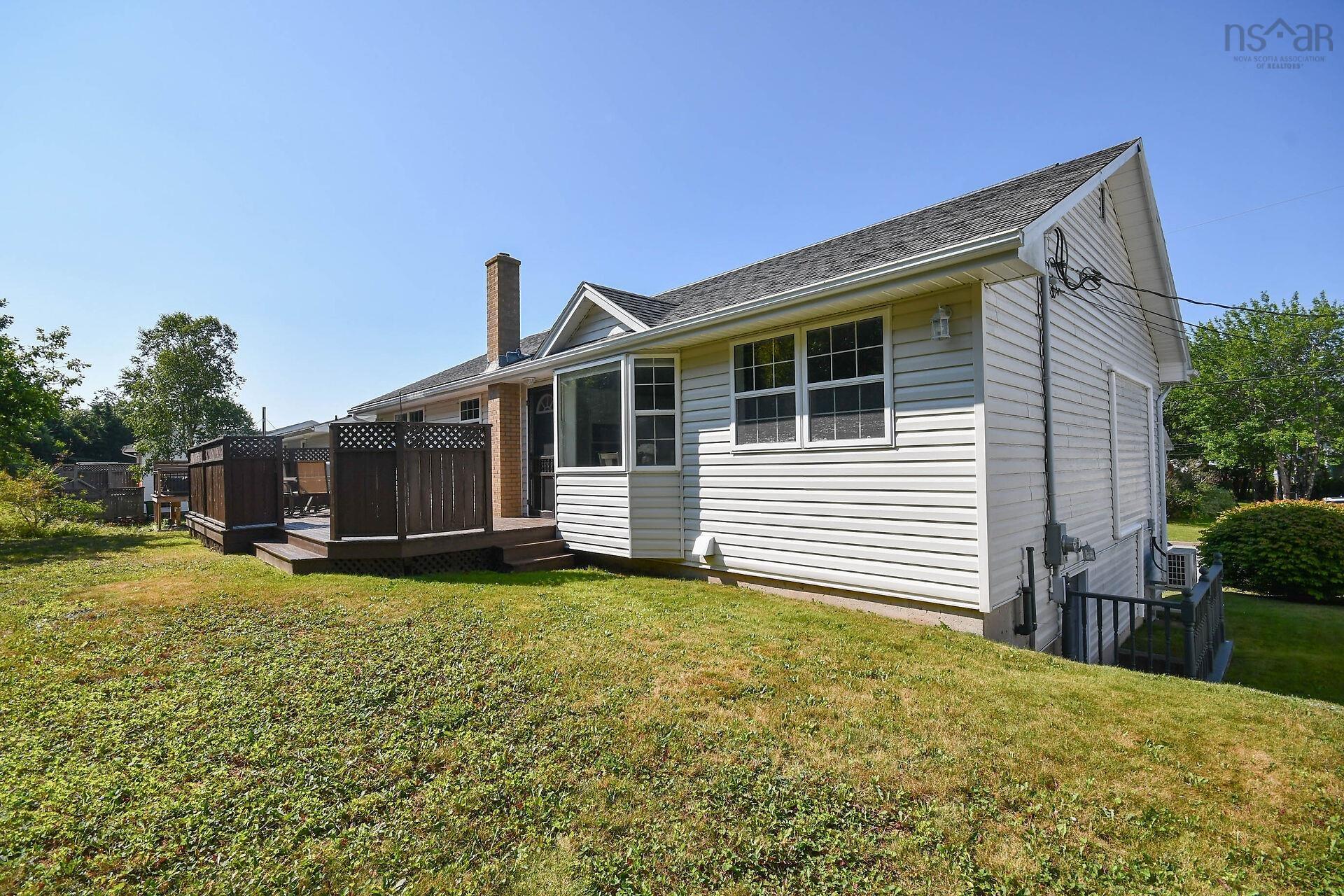 31 Barry Crescent photo #42