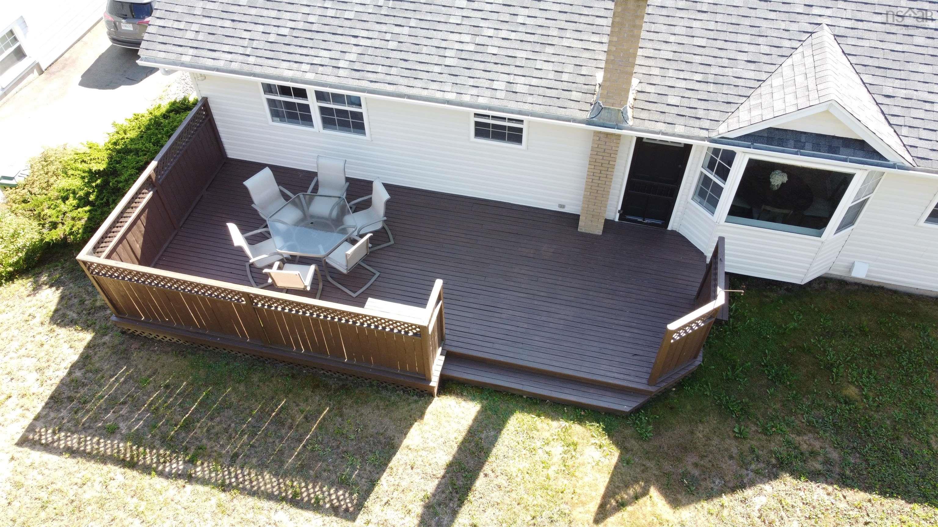 31 Barry Crescent photo #47