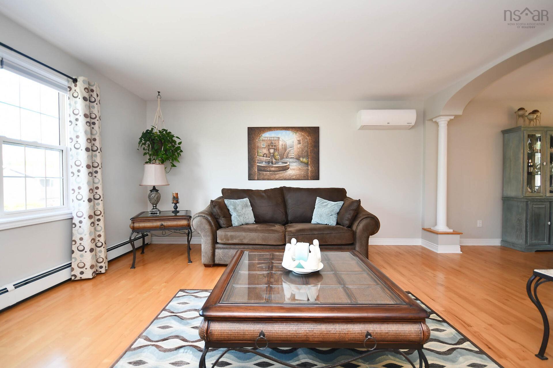 31 Barry Crescent photo #7