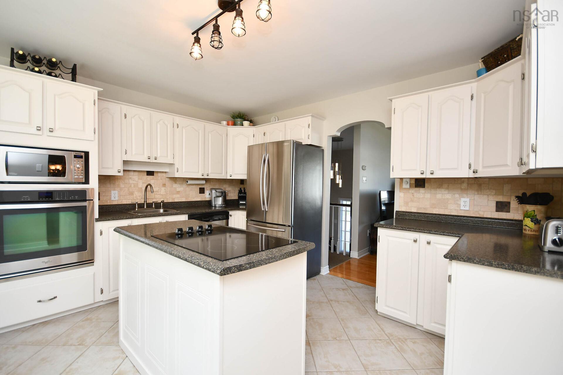 31 Barry Crescent photo #10