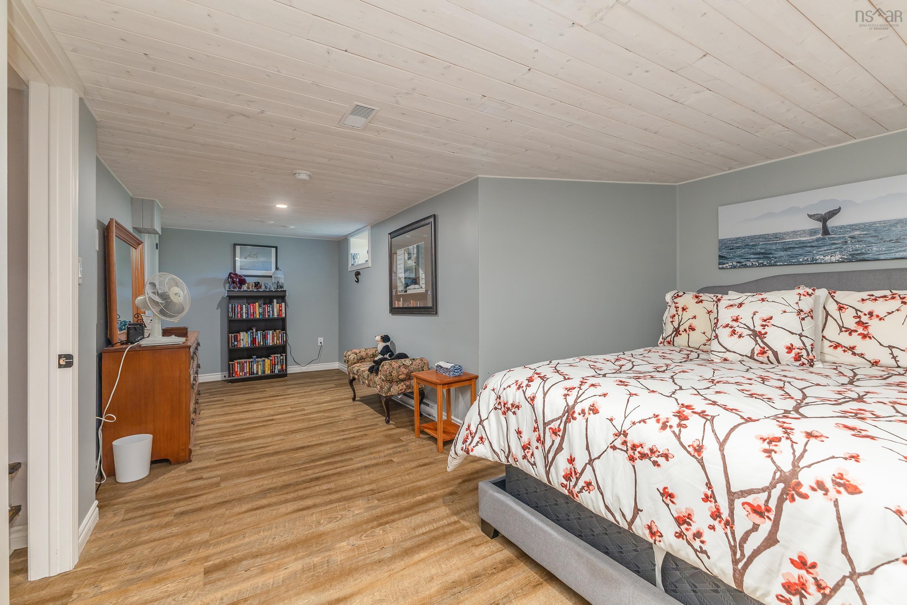 42 Oldham Road photo #32