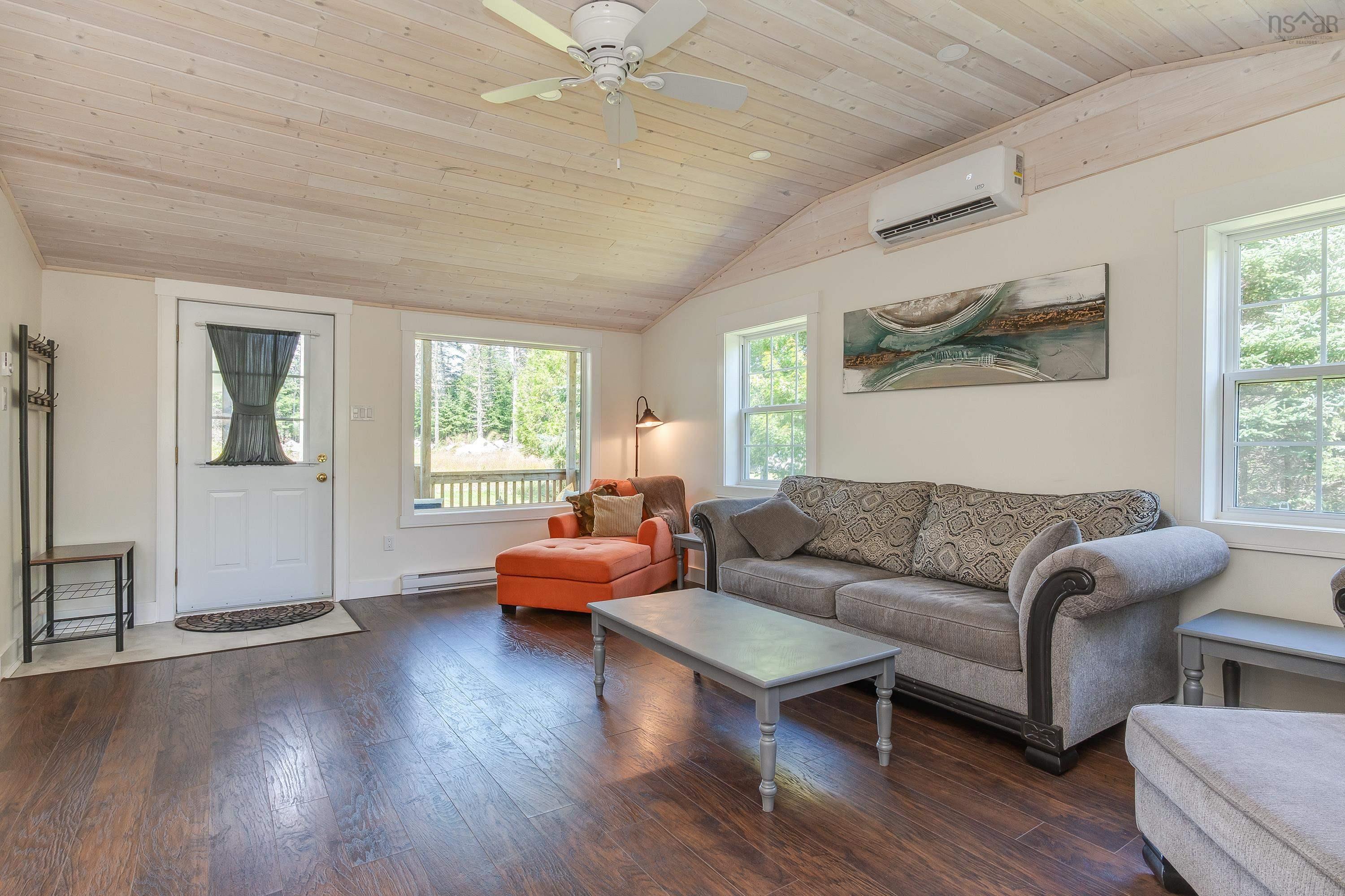 20 Howard Stevens Walk photo #8