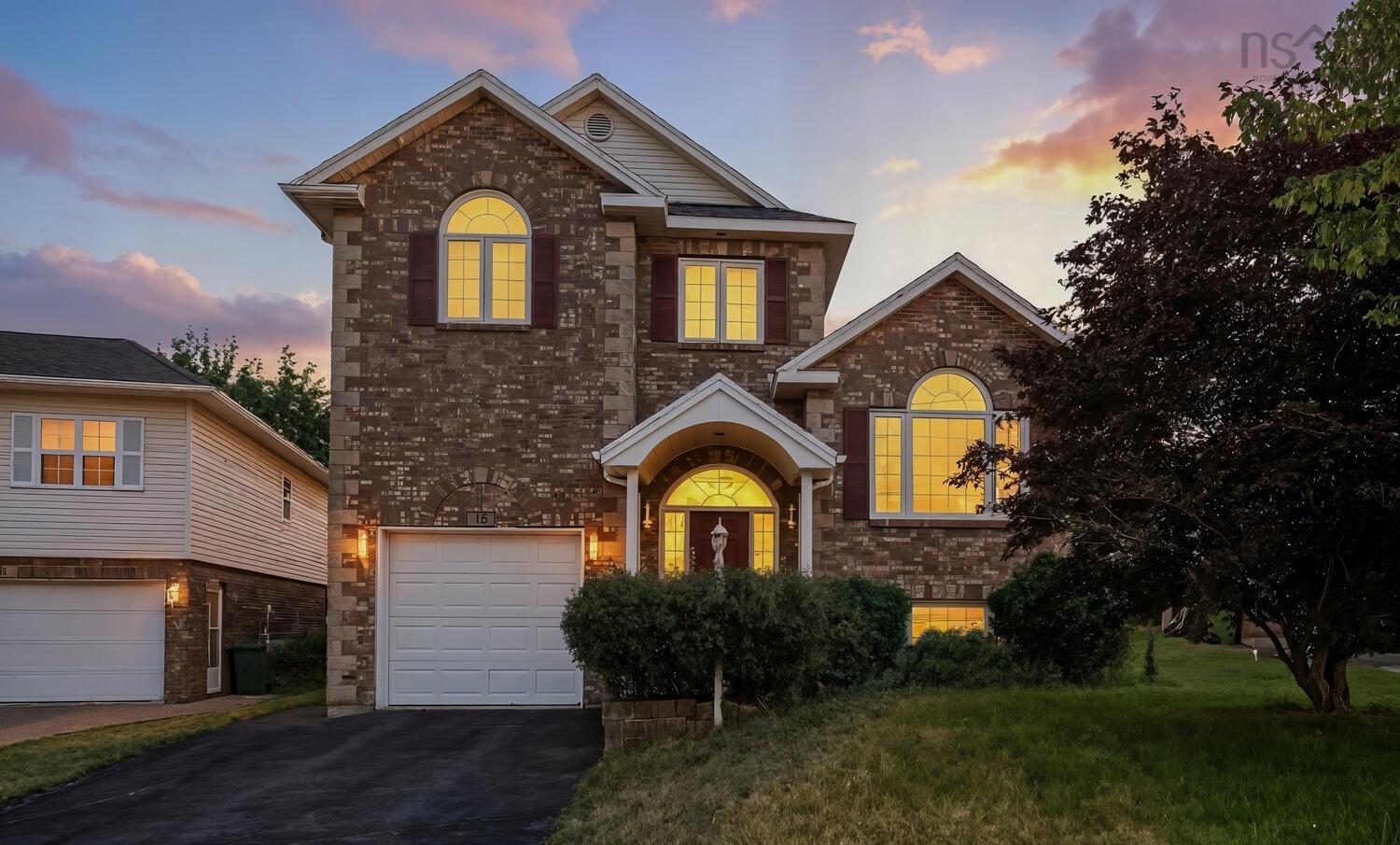 15 Essex Lane photo #2