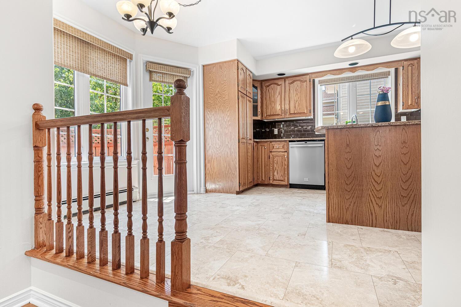 15 Essex Lane photo #11