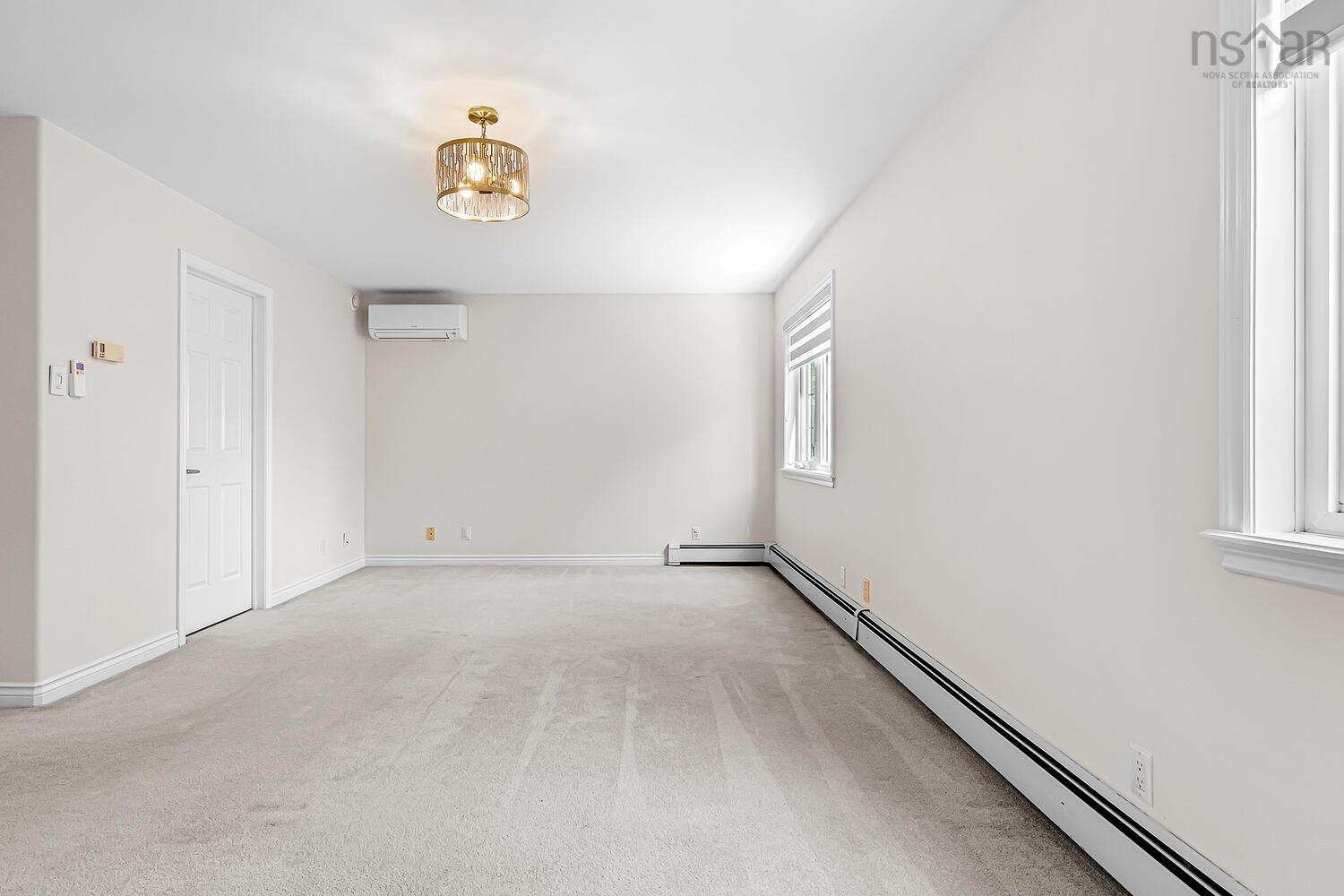 15 Essex Lane photo #24