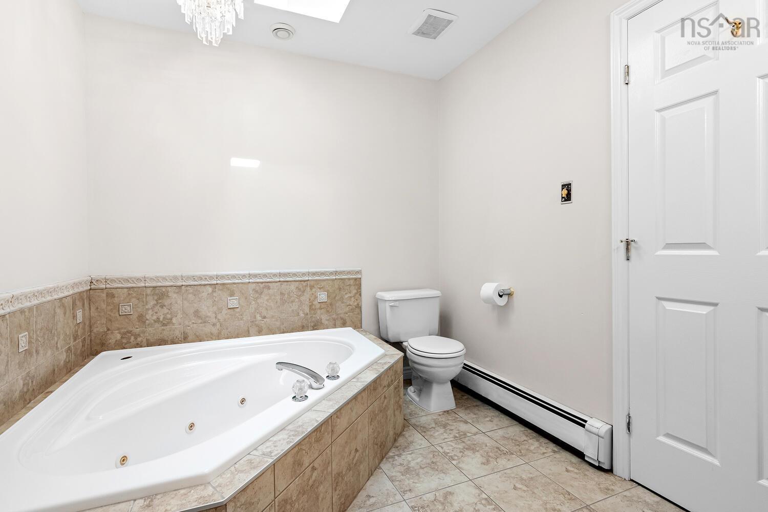 15 Essex Lane photo #26