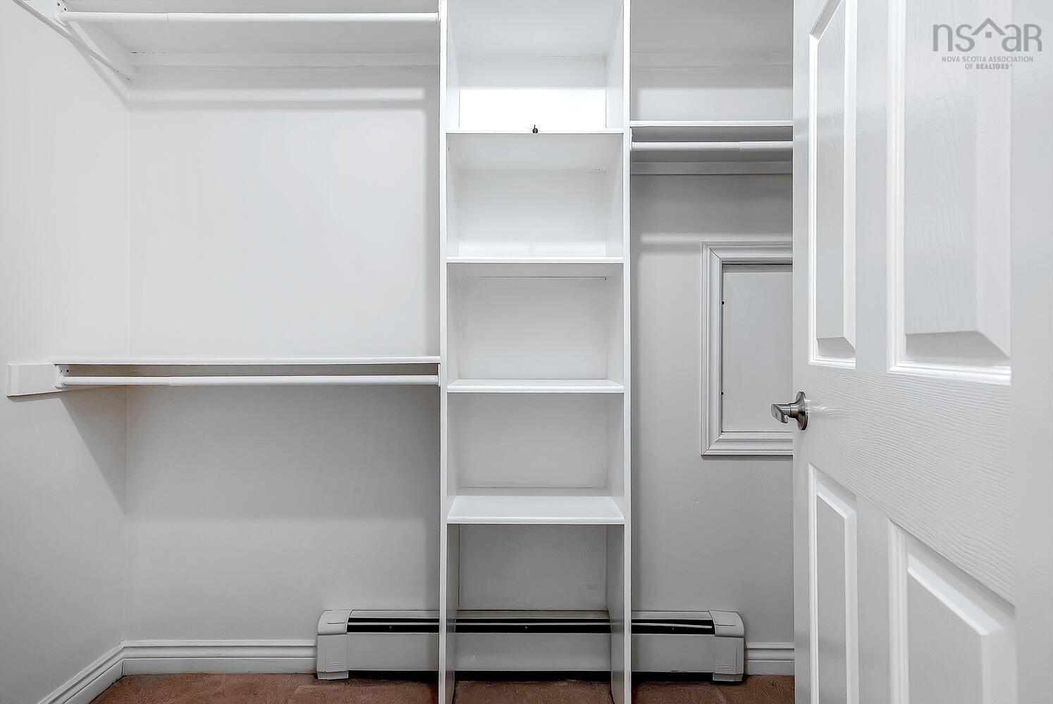 15 Essex Lane photo #28