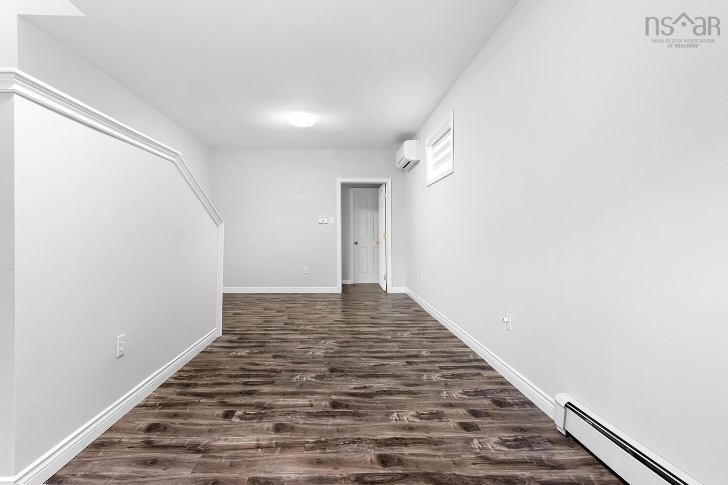 15 Essex Lane photo #33