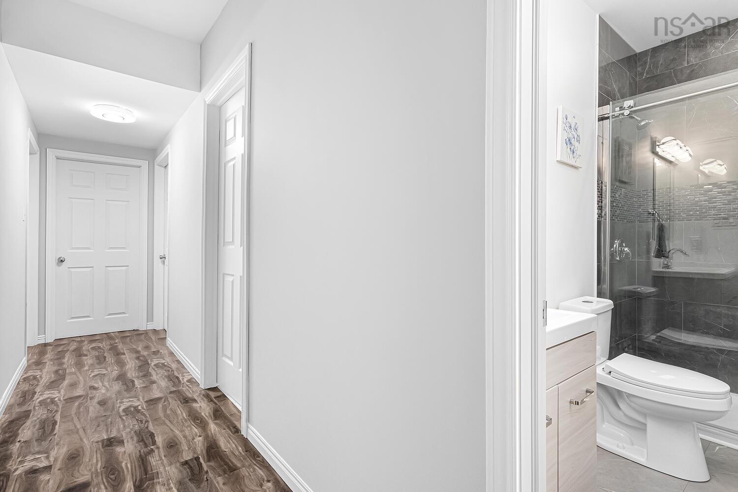 15 Essex Lane photo #38