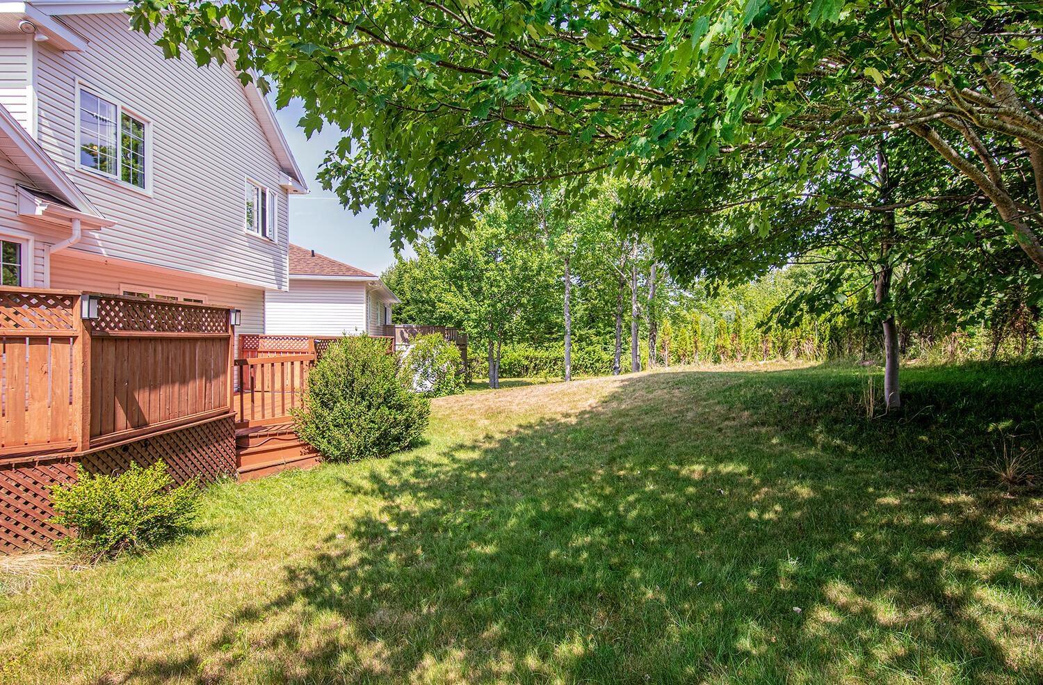 15 Essex Lane photo #39