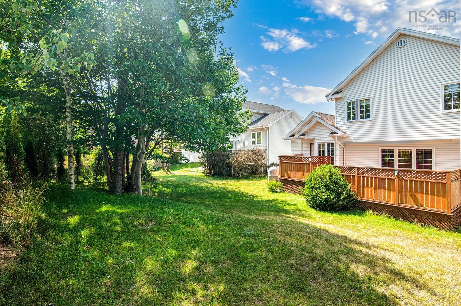 15 Essex Lane photo #40