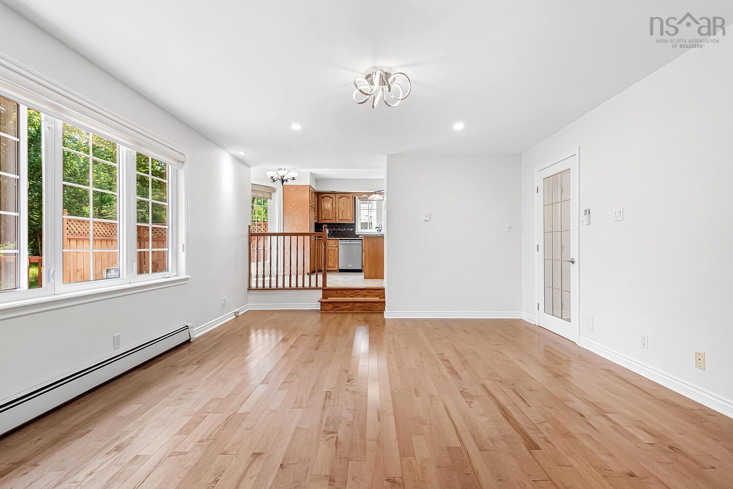 15 Essex Lane photo #7