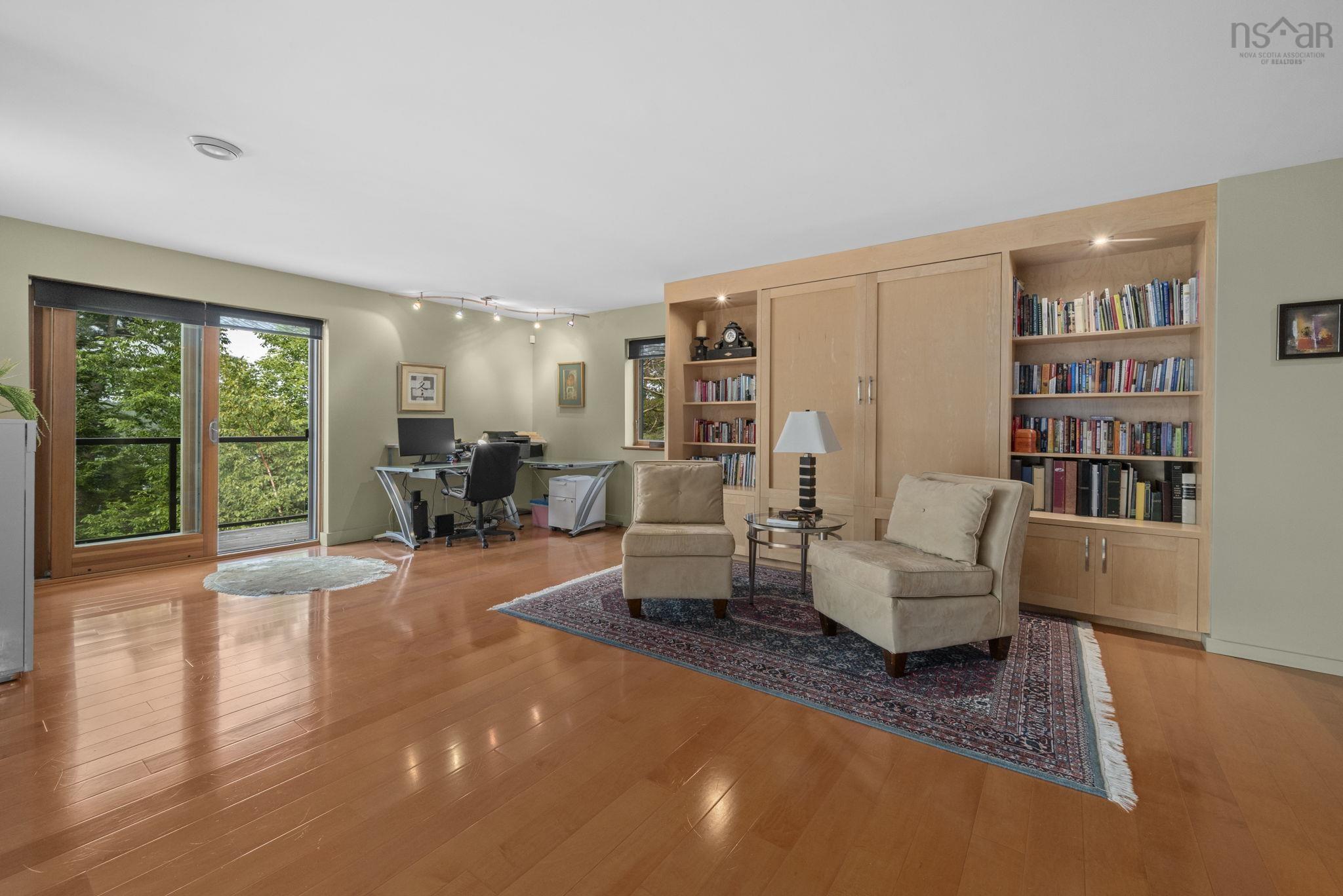 49 Fairway Grove photo #11