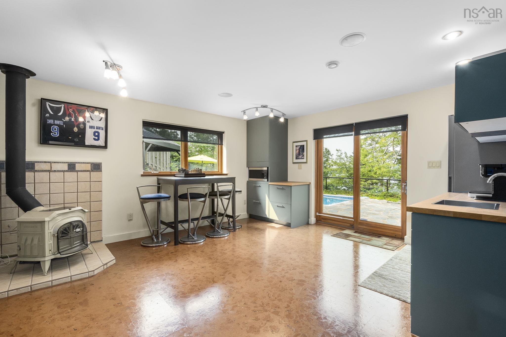 49 Fairway Grove photo #17