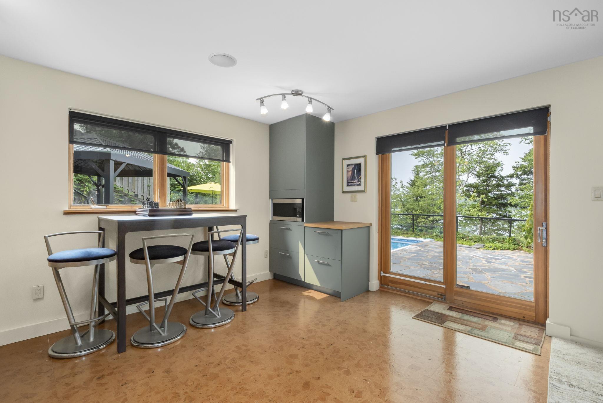 49 Fairway Grove photo #18