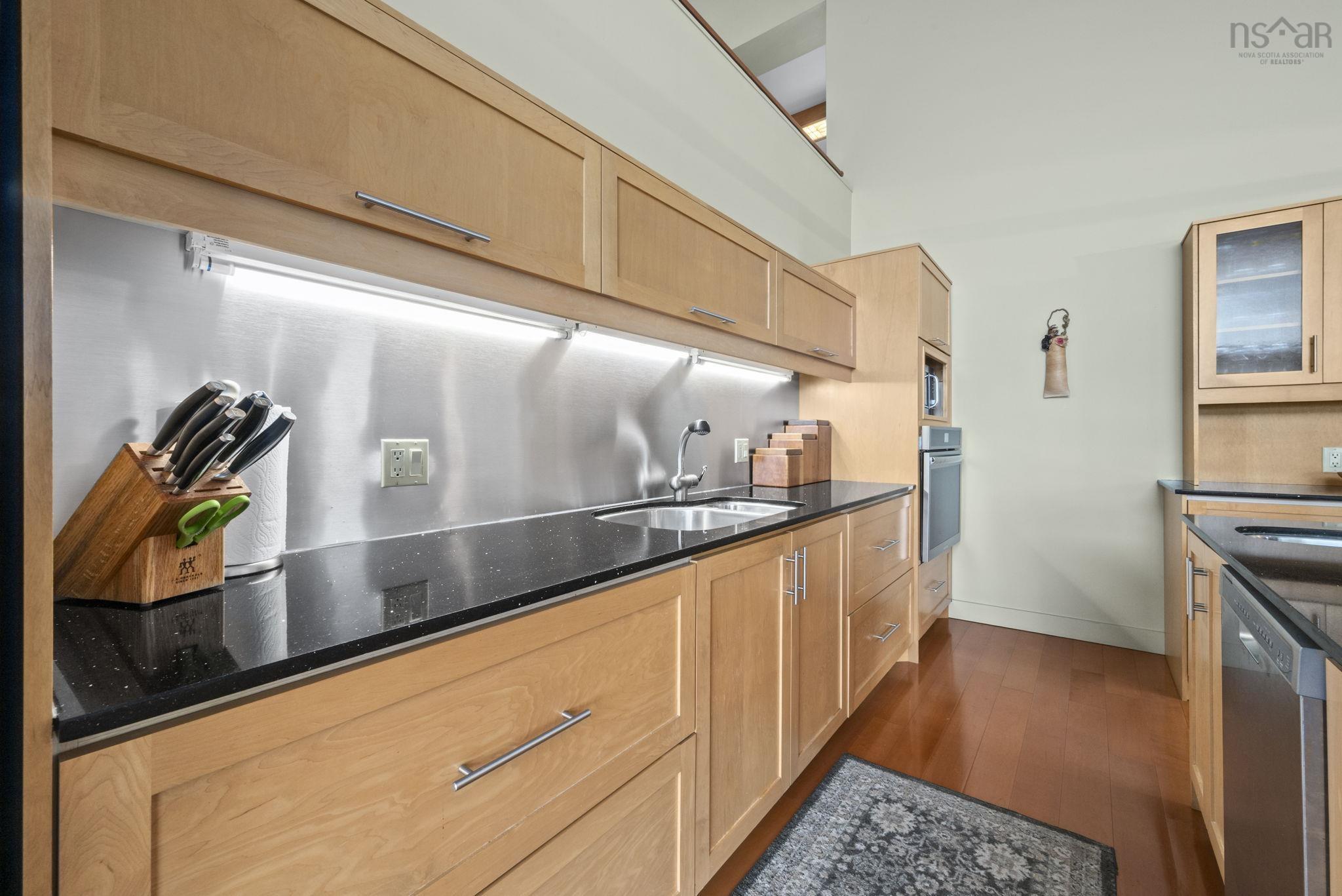 49 Fairway Grove photo #23