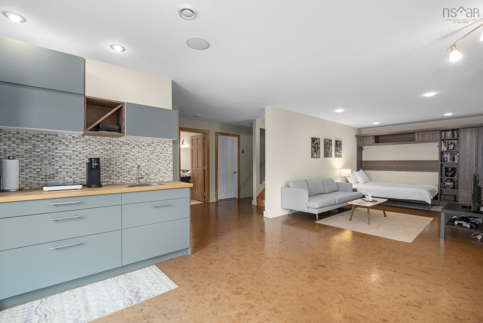 49 Fairway Grove photo #40