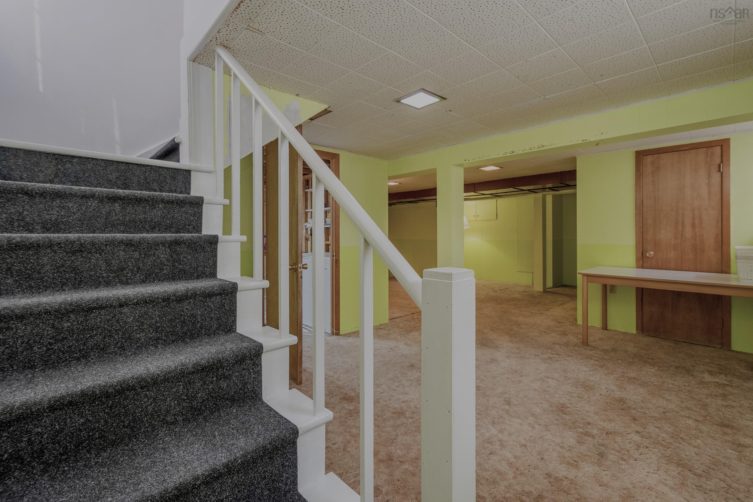 28 Piers Avenue photo #19