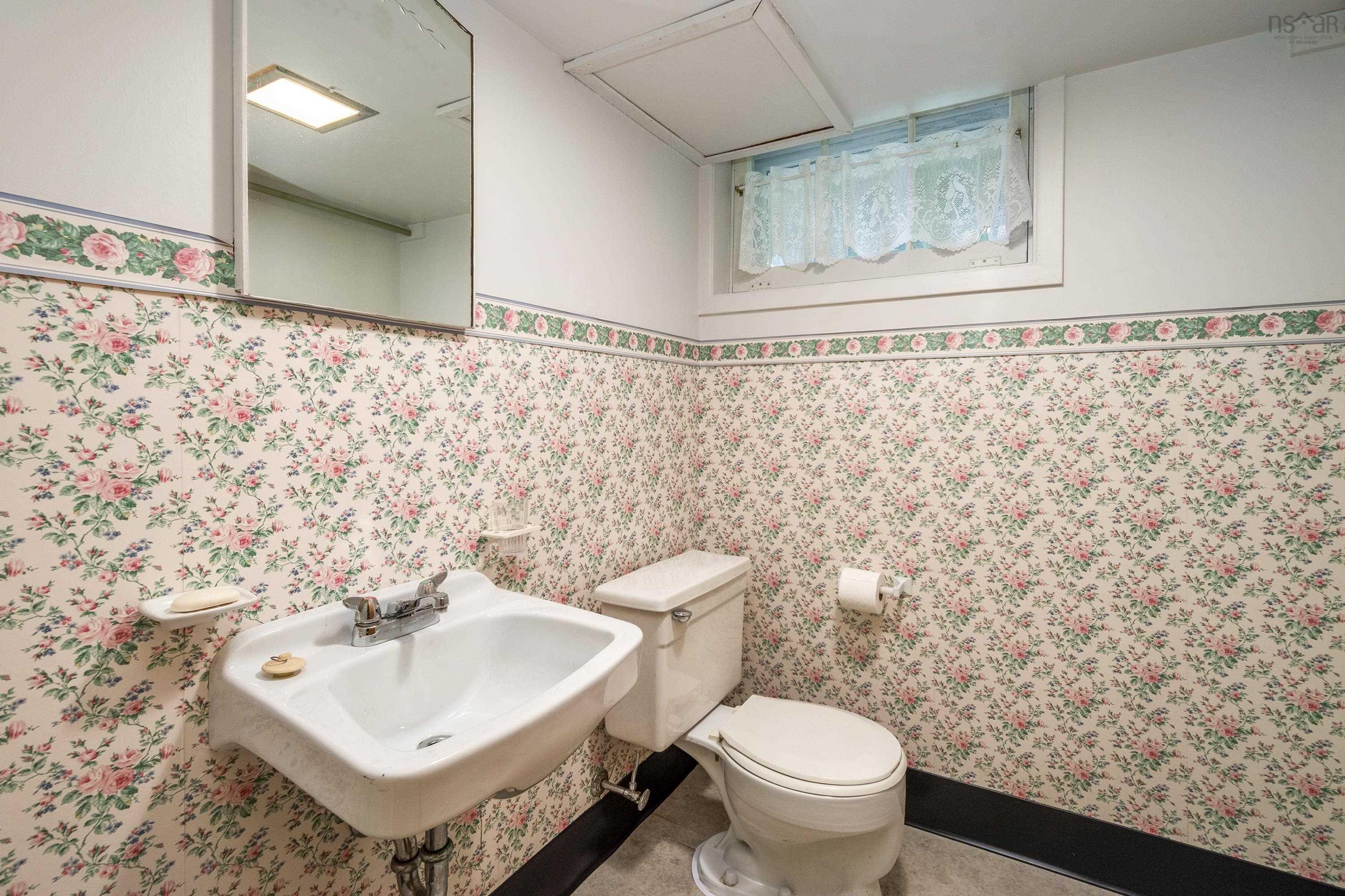 28 Piers Avenue photo #21