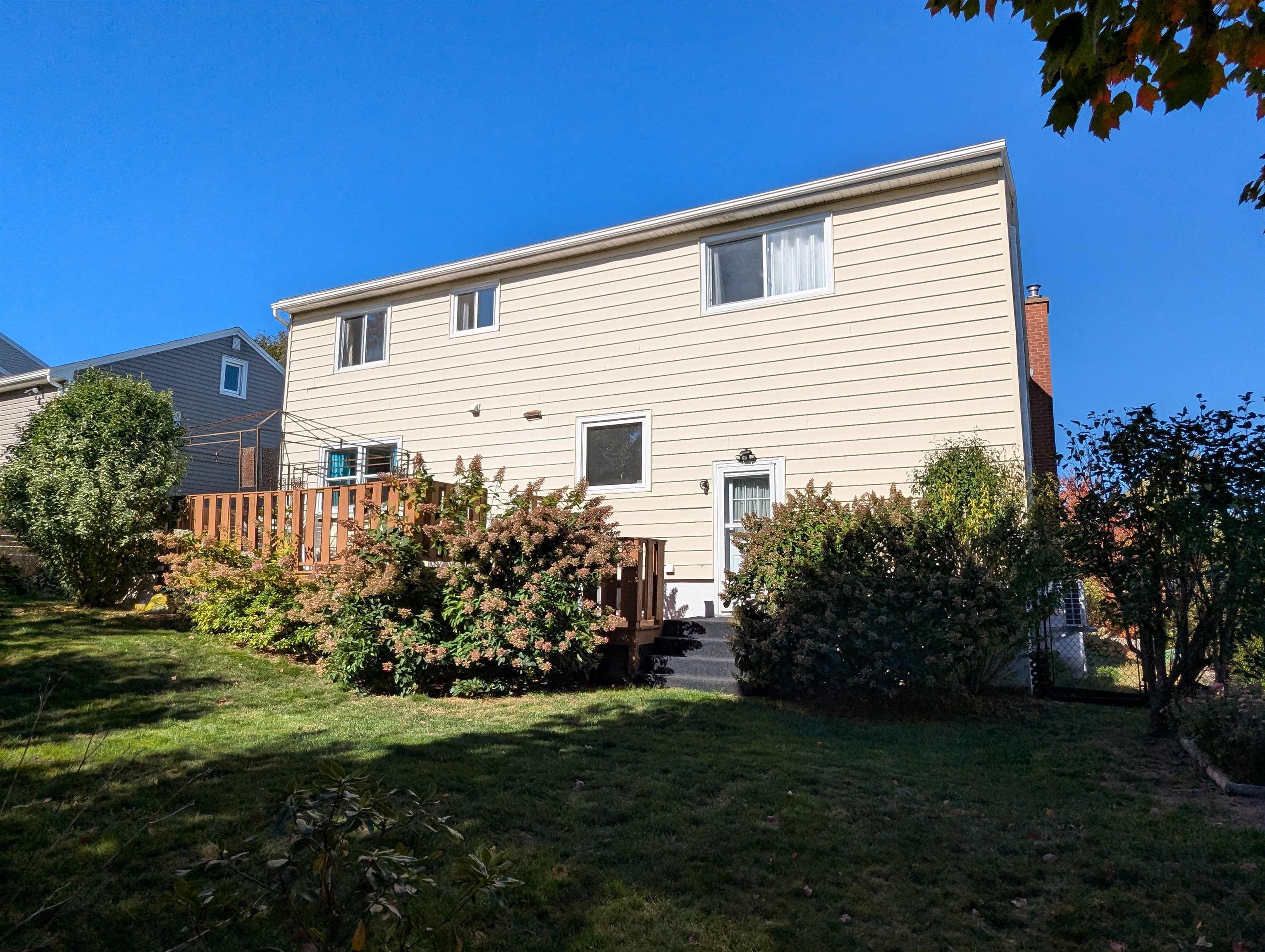 28 Piers Avenue photo #25