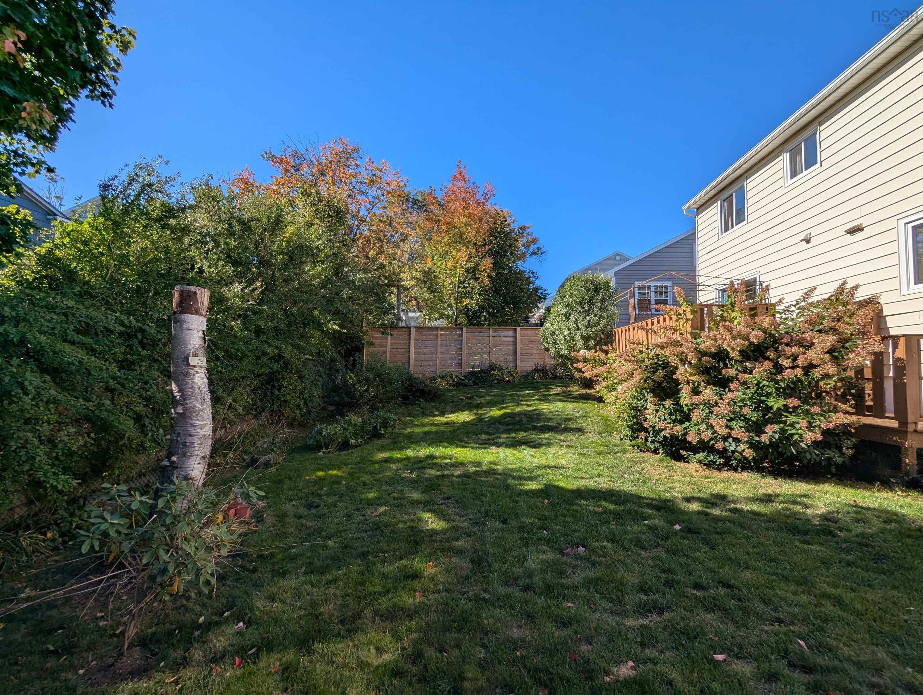 28 Piers Avenue photo #27