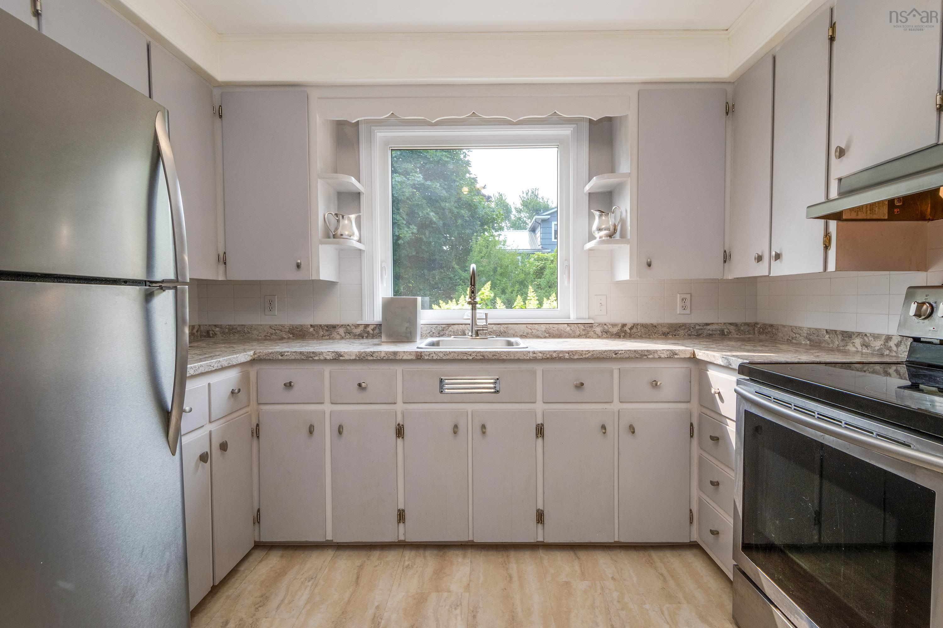 28 Piers Avenue photo #9