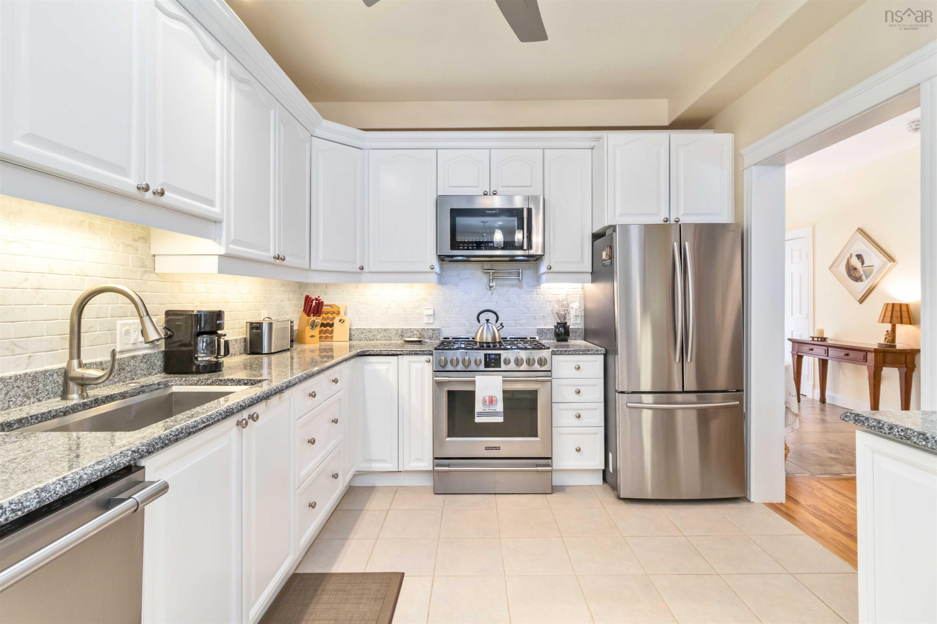 34 Greenside Lane photo #16